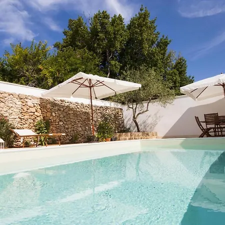 Luxury Courtyard Pool